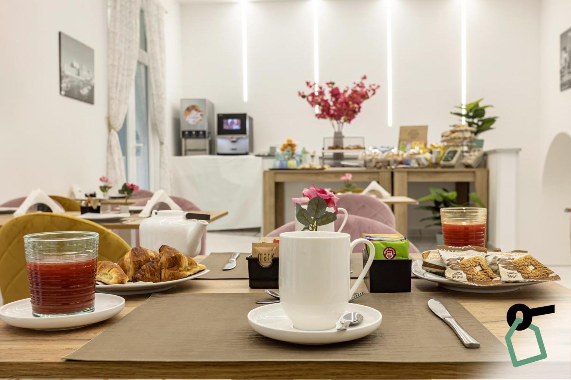 Hotiday Room Collection - Napoli Sant'Arcangelo Luaran gambar