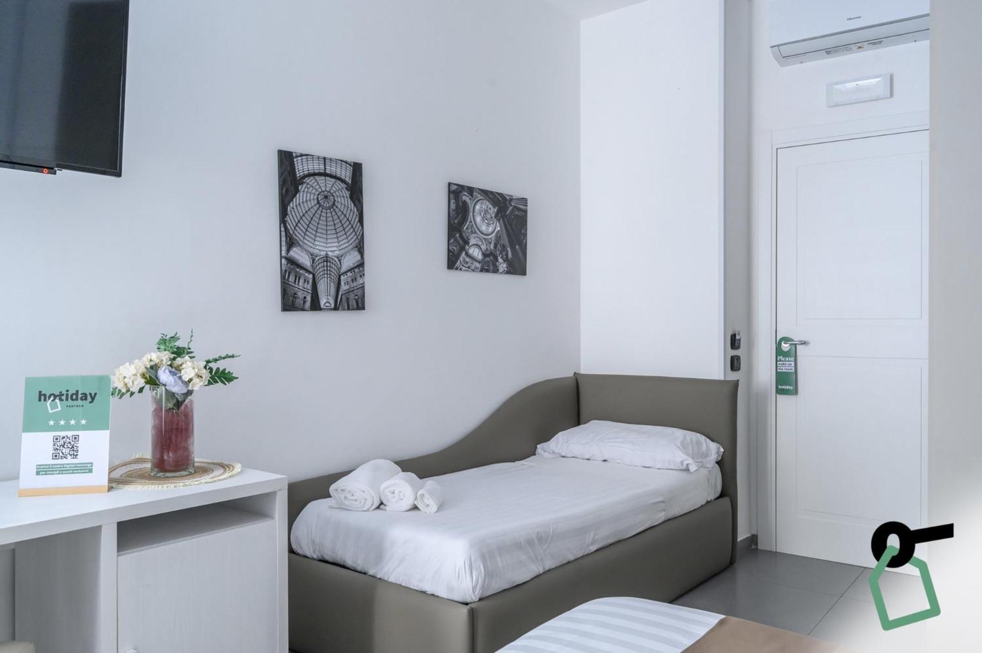 Hotiday Room Collection - Napoli Sant'Arcangelo Luaran gambar